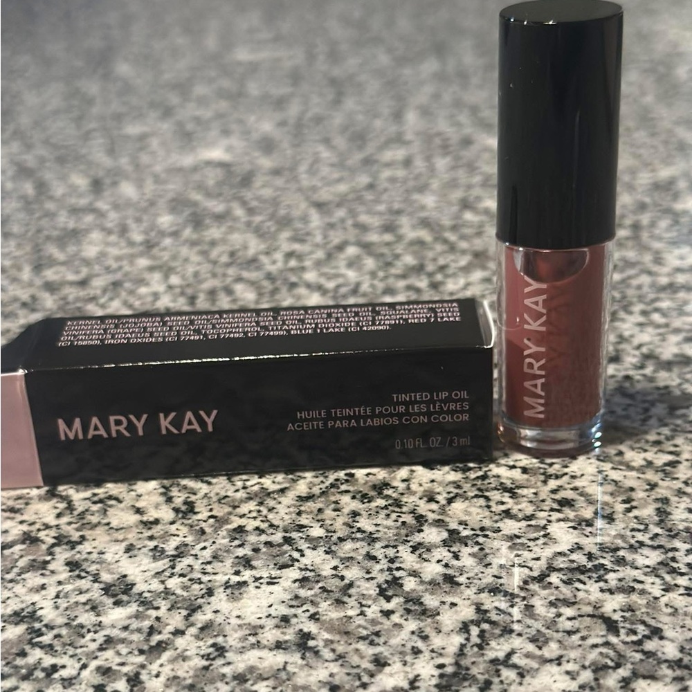 Lip oil